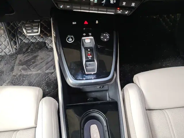 Audi Q4 e-tron — Фото автомобиля 13