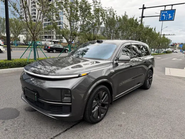 Фотография автомобиля — Li Auto L9