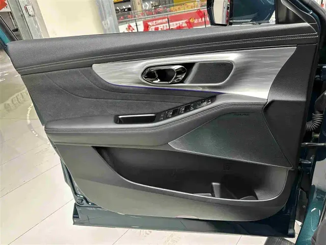 GAC Trumpchi GS8 — Фото автомобиля 23