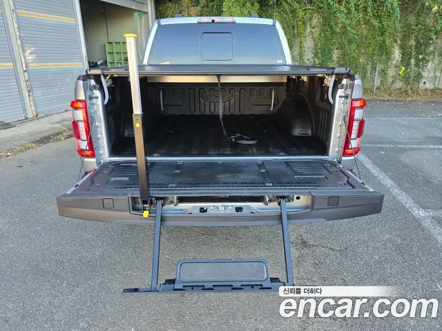 Ford F150 — Фото автомобиля 8