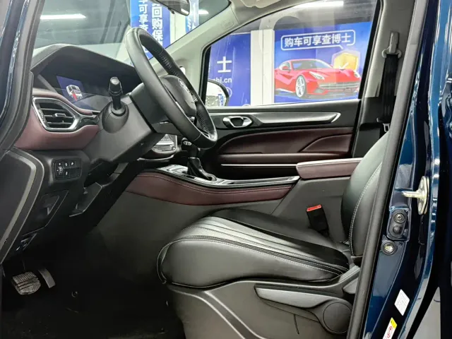 GAC Trumpchi M6 — Фото автомобиля 16