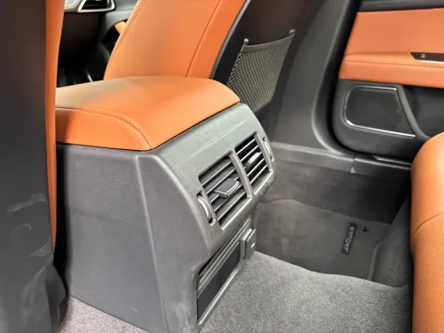 Jaguar XEL — Фото автомобиля 19