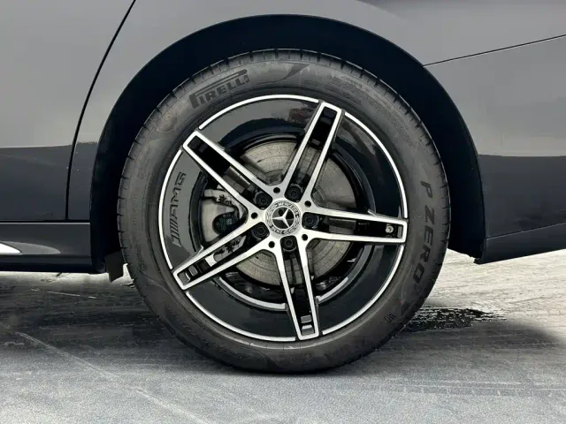 Mercedes-Benz E-Class — Фото автомобиля 30