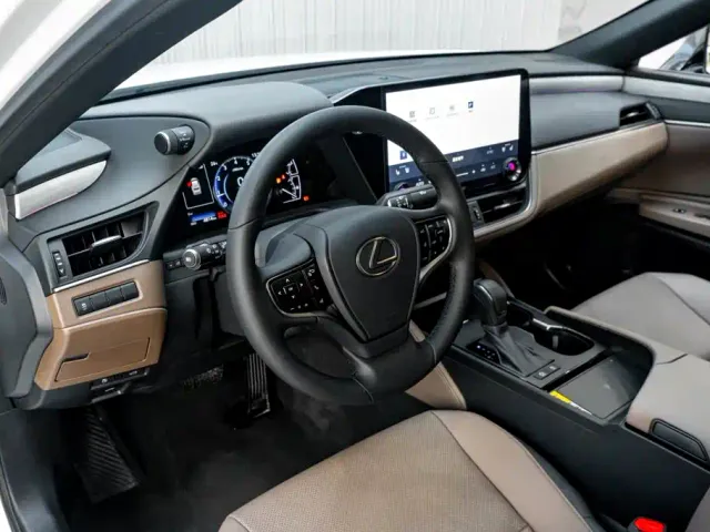 Lexus ES — Фото автомобиля 25