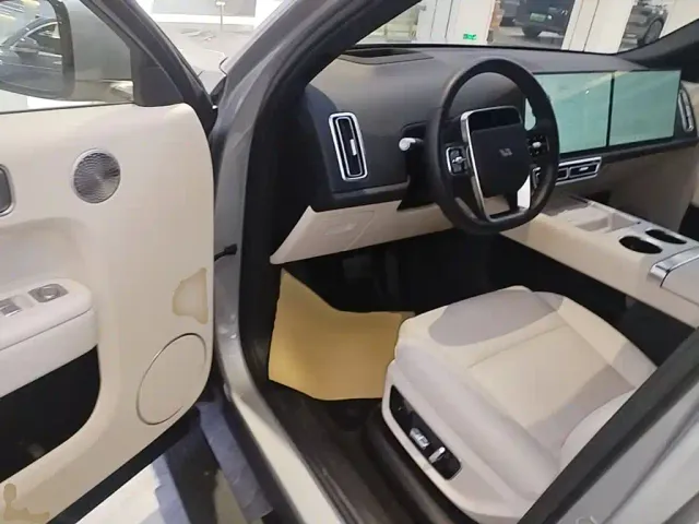Li Auto L9 — Фото автомобиля 15