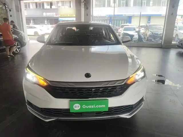 Dongfeng Yixuan MAX — Фото автомобиля 2