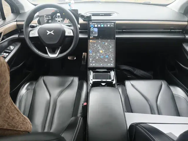 Xpeng P5 — Фото автомобиля 9