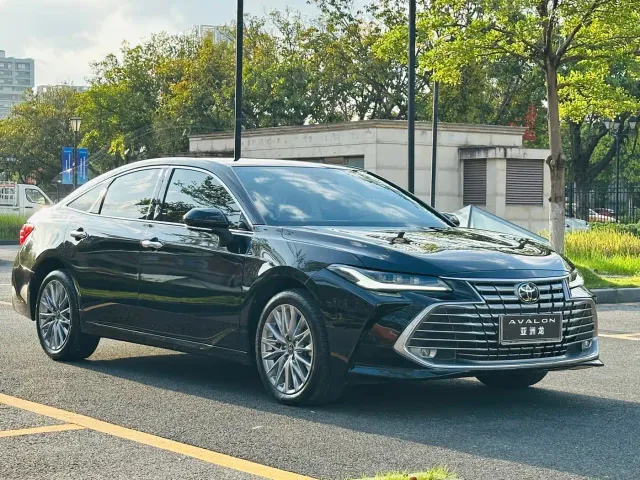 Toyota Avalon — Фото автомобиля 3