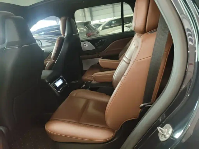 Lincoln Aviator — Фото автомобиля 16