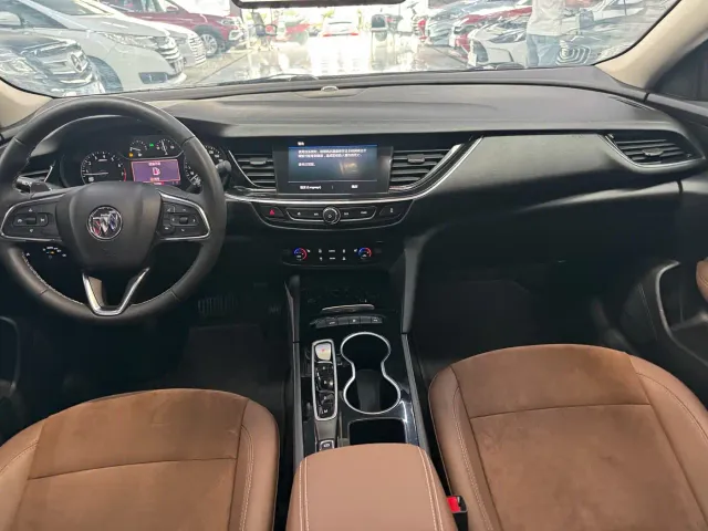 Buick Regal — Фото автомобиля 7