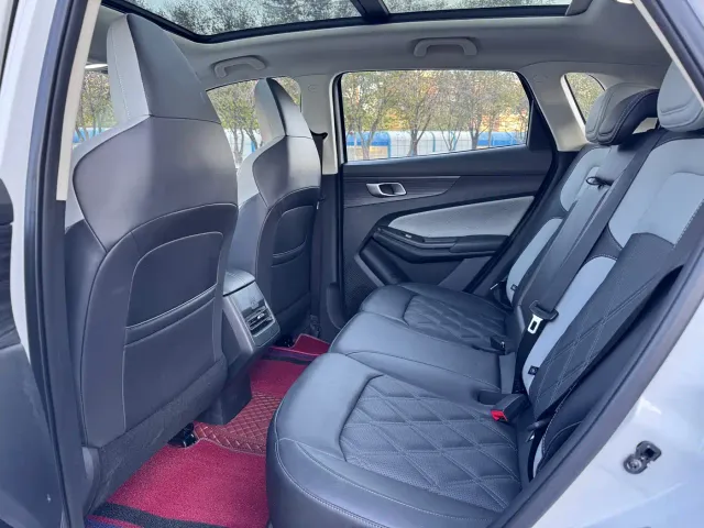 Changan Qiyuan Q05 — Фото автомобиля 5