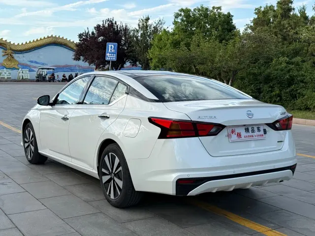 Nissan Teana — Фото автомобиля 15