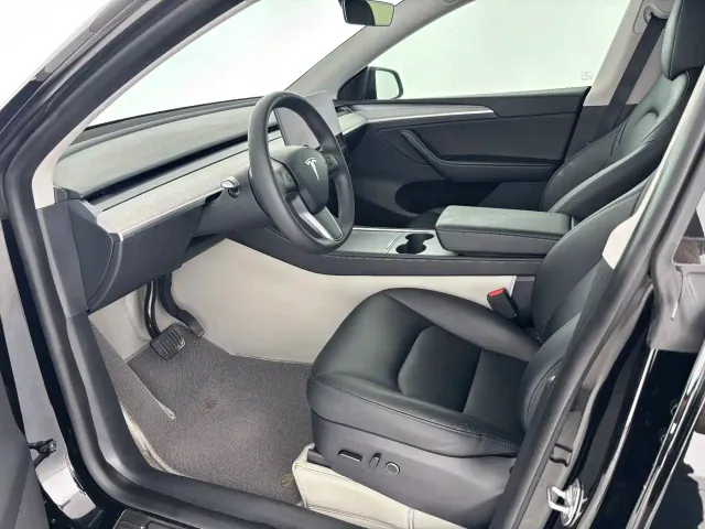 Tesla Model Y 2024 Rear-Wheel Drive Version — Фото автомобиля 6