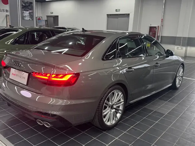 Audi S4 — Фото автомобиля 4
