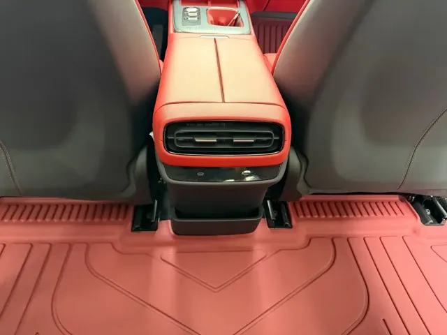 Xiaomi SU7 — Фото автомобиля 16