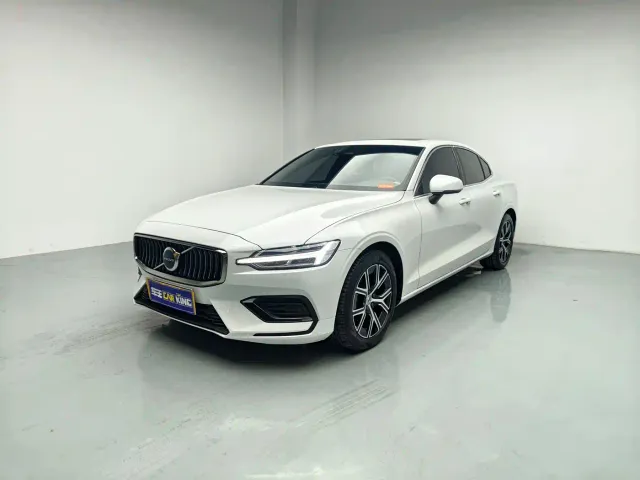 Фотография автомобиля — Volvo S60
