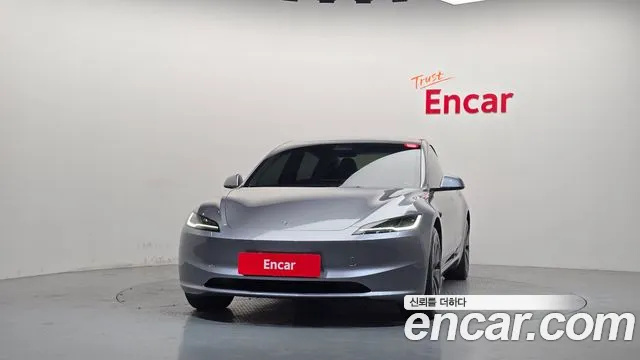 Tesla Model 3 — Фото автомобиля 3