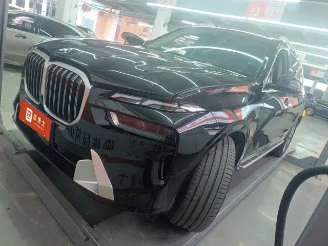 Фотография автомобиля — BMW X7