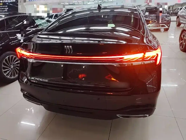 Buick LaCrosse — Фото автомобиля 5