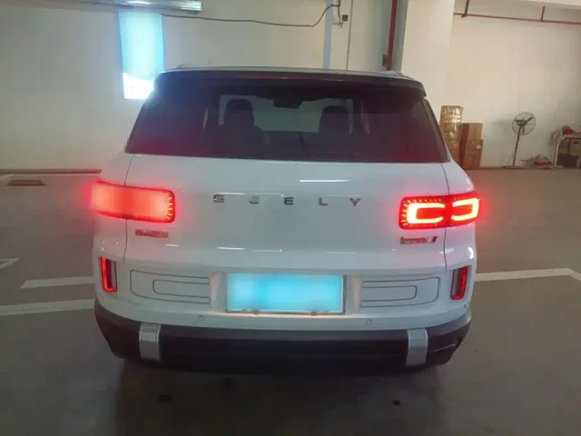 Geely ICON — Фото автомобиля 4