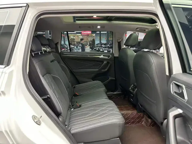 Volkswagen Tiguan L — Фото автомобиля 6