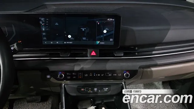 Kia Carnival Generation 4 — Фото автомобиля 12