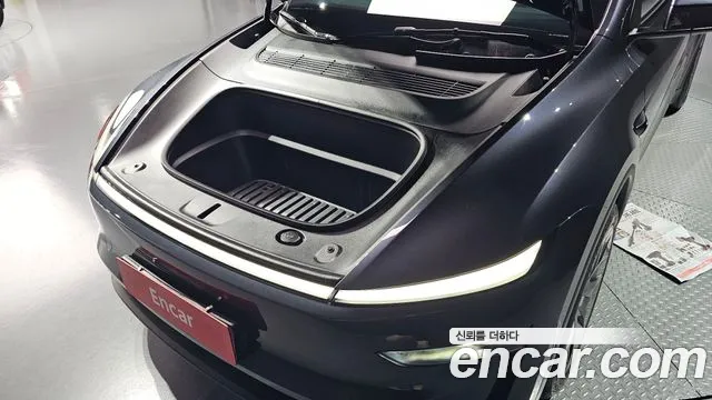 Tesla Model Y — Фото автомобиля 6