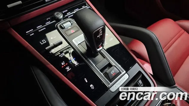 Porsche Cayenne — Фото автомобиля 9