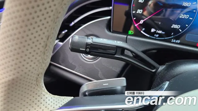 Mercedes-Benz E-Class — Фото автомобиля 20