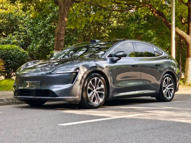 Фотография автомобиля — Luxeed R7