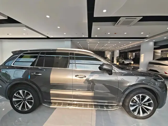 Li Auto ONE — Фото автомобиля 3