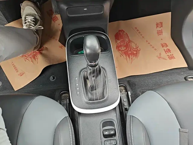 Roewe Clever — Фото автомобиля 9
