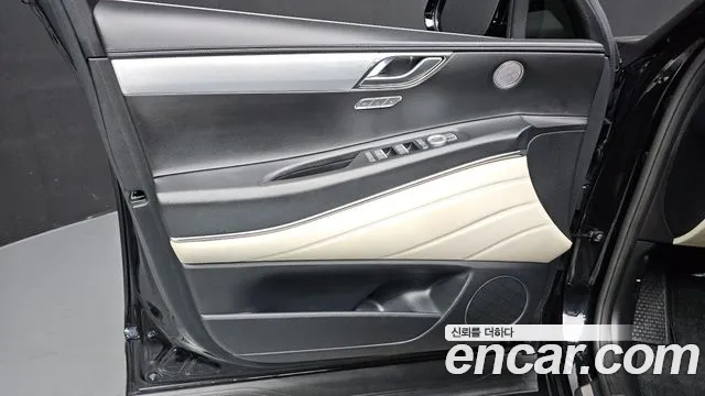 Genesis GV80 — Фото автомобиля 13