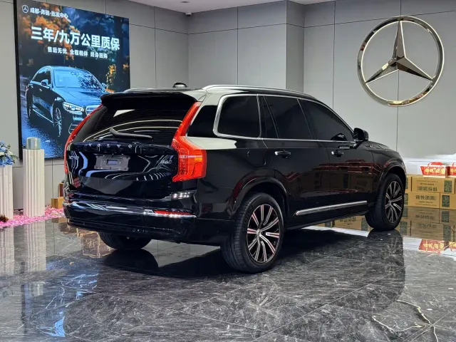 Volvo XC90 — Фото автомобиля 7