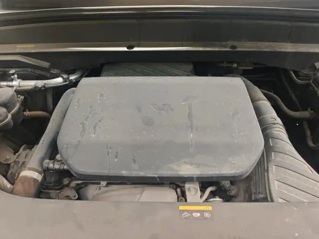 Li Auto L8 — Фото автомобиля 10