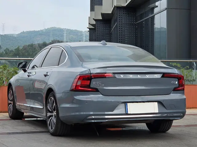 Volvo S90 — Фото автомобиля 6