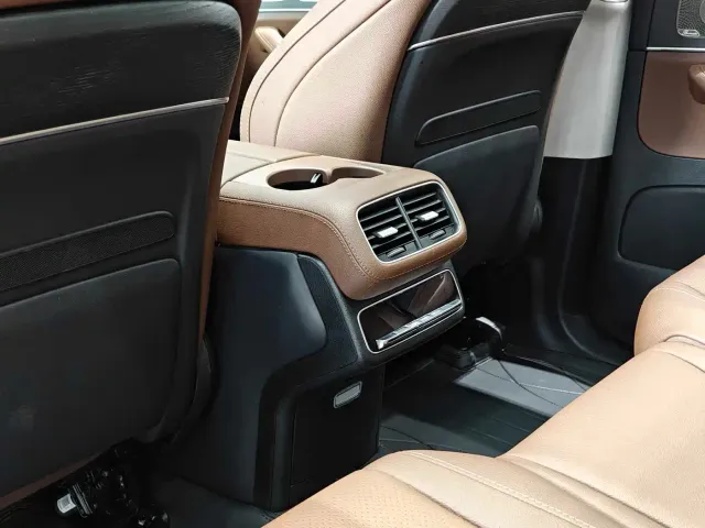 Mercedes-Benz GLS-Class — Фото автомобиля 20