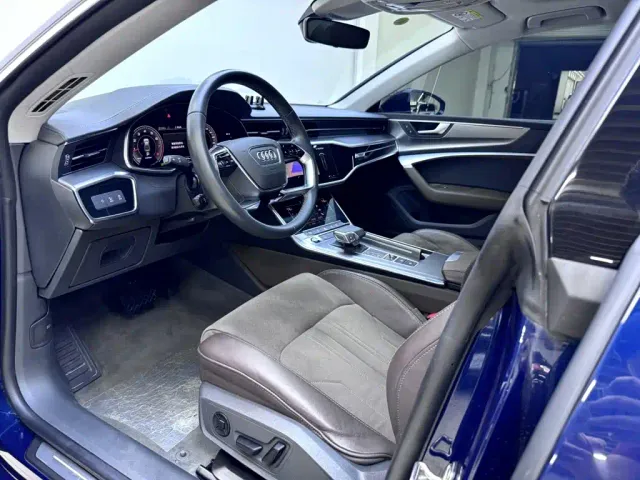 Audi A7L — Фото автомобиля 9