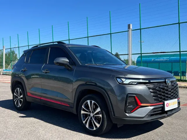 Changan CS35 Plus — Фото автомобиля 3