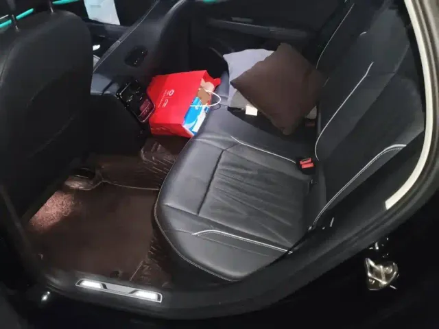 Volkswagen Passat — Фото автомобиля 18