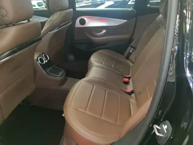 Mercedes-Benz E-Class — Фото автомобиля 16