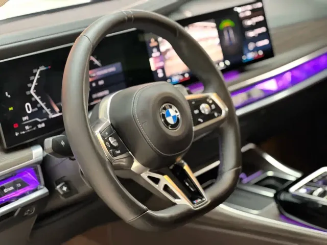 BMW 7 Series — Фото автомобиля 7