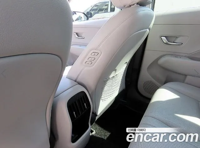 Hyundai Kona SX2 — Фото автомобиля 16