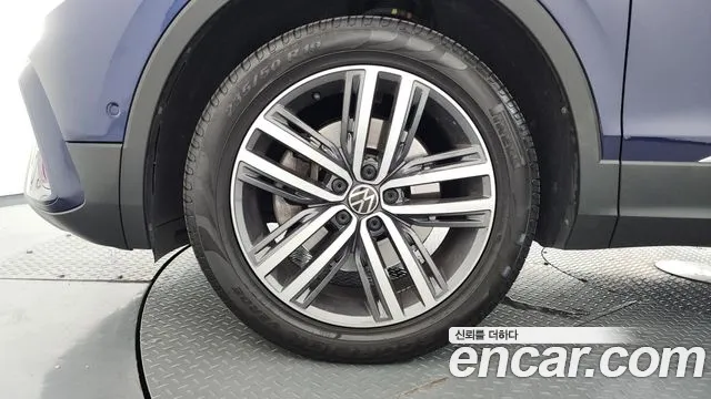 Volkswagen Tiguan — Фото автомобиля 5
