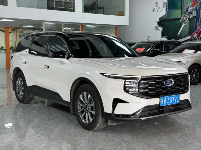 Ford Edge — Фото автомобиля 3