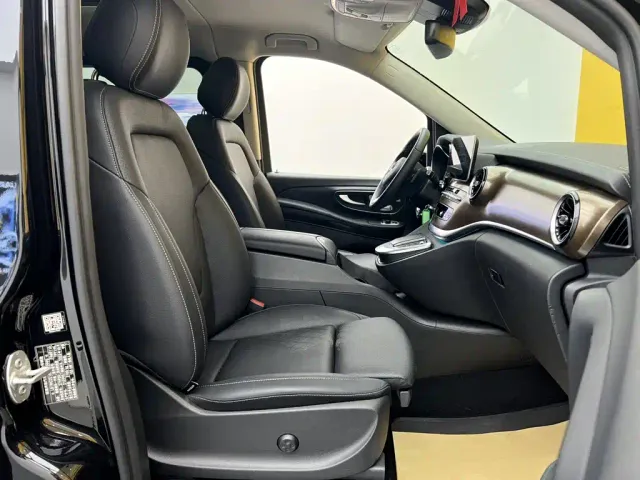 Mercedes-Benz V-Class — Фото автомобиля 21