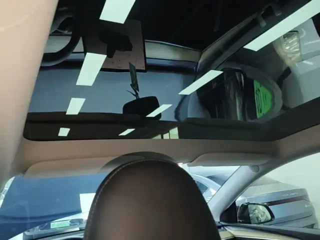 Tesla Model Y — Фото автомобиля 13