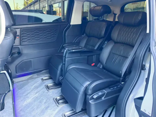 Honda Elysion — Фото автомобиля 6