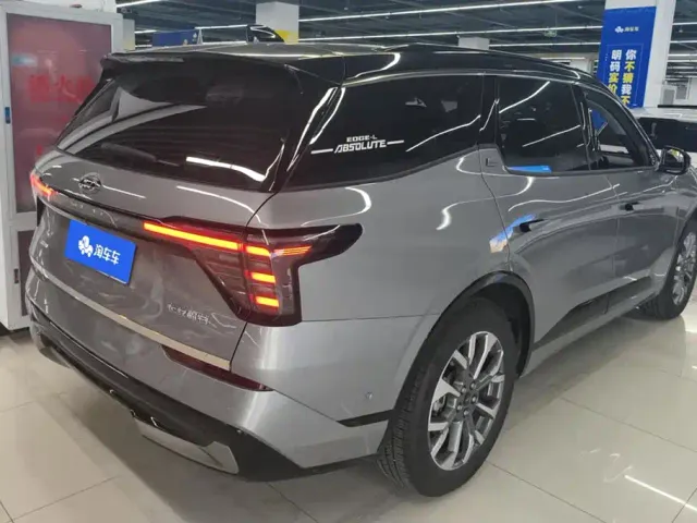 Ford Edge — Фото автомобиля 3