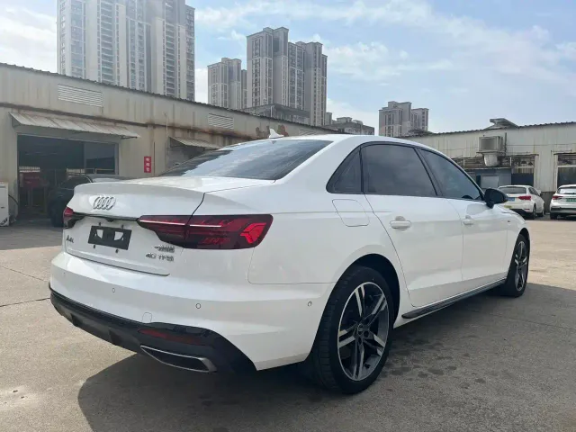 Audi A4L — Фото автомобиля 14